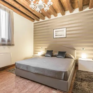  Apartment Ca' Del Monastero 6 Collection Chic For 4 Guests With Lift