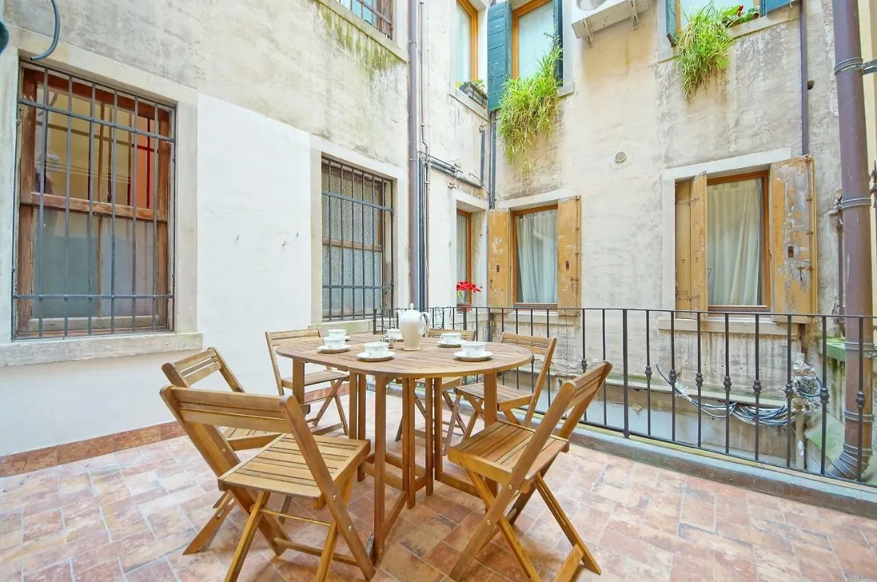 Dolcevita Apartments N 373 Venice Italy