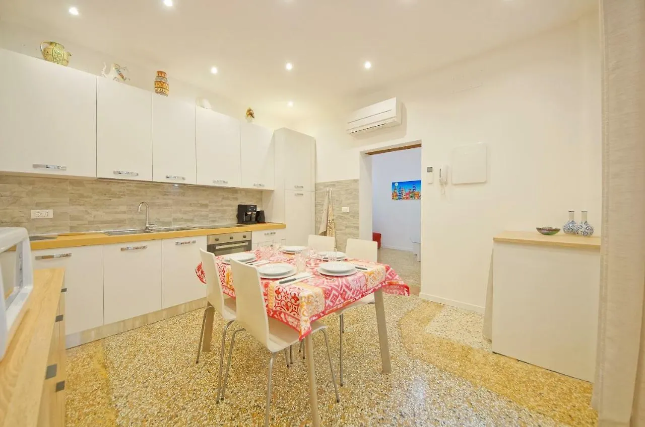 Dolcevita Apartments N 373 Venice 0*,  Italy
